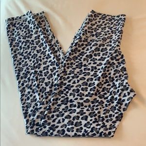 Aerie Real Me V front leggings